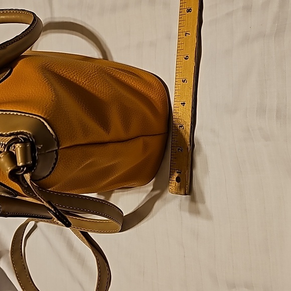 London Fog large zip top mustard yellow satchel. - Picture 4 of 7